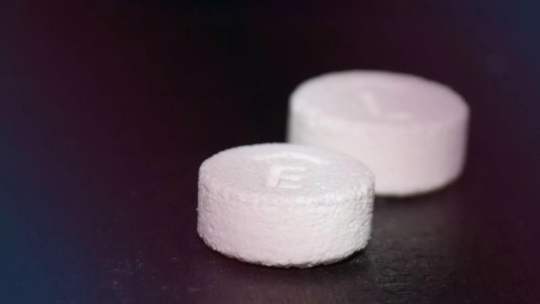 FDA approves first 3D printed prescription drug, a dissolvable tablet that treats seizures (3ders.org)
